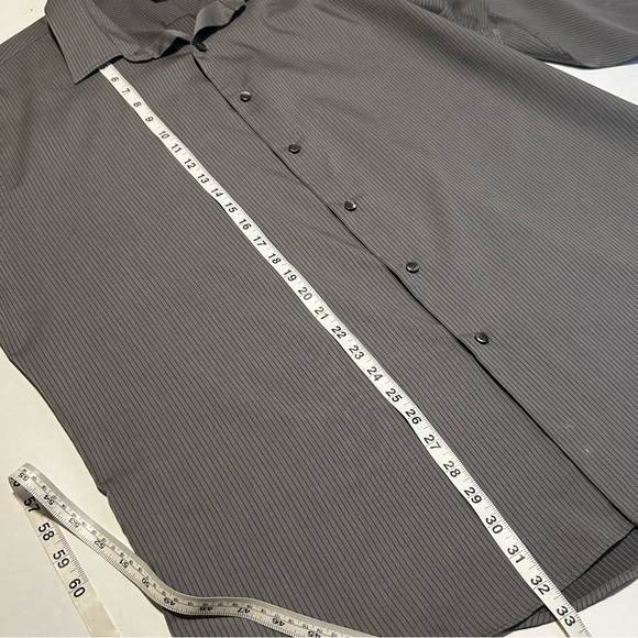 Men Van Heusen Gray Pinstriped XXL 18-18 1/2 Button Up Long Sleeve Shirt - Picture 7 of 9